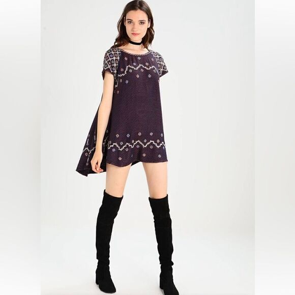Free People IN THE CLOUDS Dark Knit Embroidered Sweater Tunic / Mini Dress - Picture 1 of 16